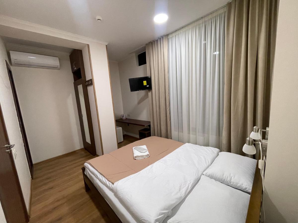 Art Family Hotel تبليسي الغرفة الصورة